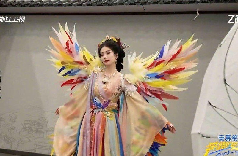 白鹿凤凰古装造型美炸了！这女帝气场谁顶得住？