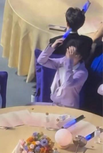 严浩翔变身可爱豌豆射手？海外华人如何解锁《时代少年团》完整版内容