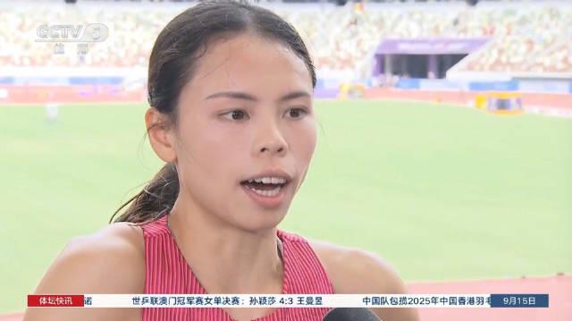 刷到莫家蝶世锦赛晋级视频时，我正卡在加载国服游戏的转圈界面——她的那句‘要肯定自己’突然让我想起，海外华人追国内内容时最需要的不是加速器，而是这种心态