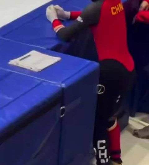 刷到林孝埈候场视频时我正熬夜加班，那个安静到像在发呆的男孩，上场后帅到让人尖叫