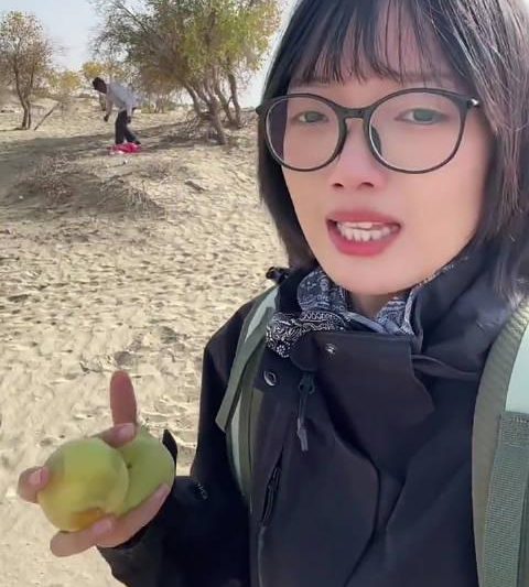 海外华人必看！3招教你解锁国内影视资源，新疆大叔的暖心故事背后藏着这些秘密