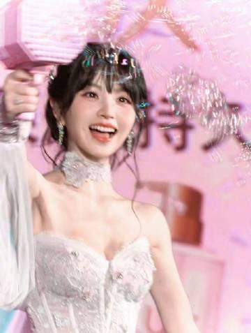 田曦薇28岁生日美照惊艳全网！海外粉丝如何第一时间追看她的新作品？