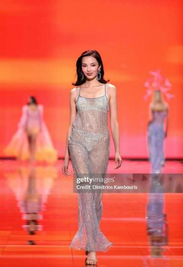 雎晓雯产后惊艳维密首秀！东方美人如何突破地域限制观看完整大秀？