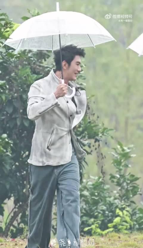 海外华人追剧困扰全解析:从肖顺尧新剧谈起,如何突破地区限制看国内热门节目
