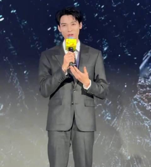 龚俊白衣公卿惊艳亮相，海外华人如何突破地区限制追剧全攻略