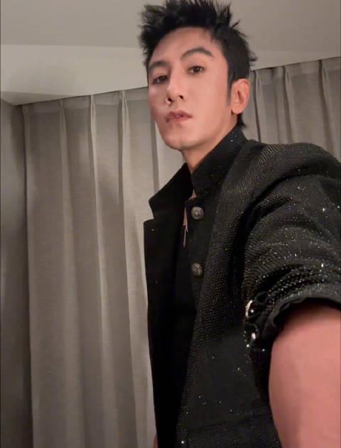 肖顺尧隐藏技能大揭秘:从剧抛脸演员到舞台王者的华丽转身