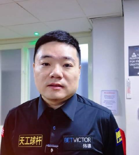 刷到斯诺克球星的中秋祝福视频，我才发现海外游子连追剧打游戏都卡成PPT