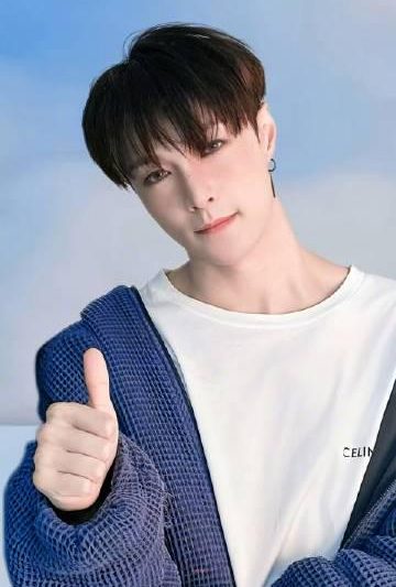 张艺兴全包眼线引爆热议，海外粉丝却因地区限制无法观看完整内容