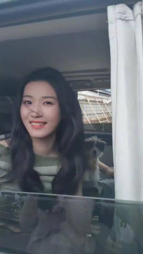 三步学会明星互动礼仪,卢昱晓这一跪让全网破防!