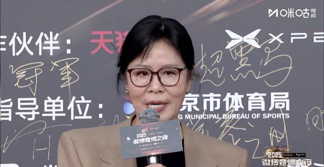 郎平揭秘AI如何改变排球训练,海外华人也能轻松观看完整采访视频