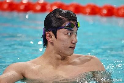 游泳健将汪顺再创佳绩!200米混合泳轻松晋级决赛,明晚见证巅峰对决