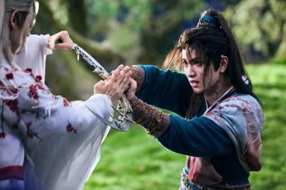 敖子逸蛛网血管妆惊艳出圈!《水龙吟》这一幕让全网直呼演技炸裂