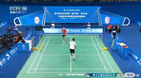 石宇奇因伤退赛,翁泓阳晋级四强!全运会赛场突发状况背后的故事