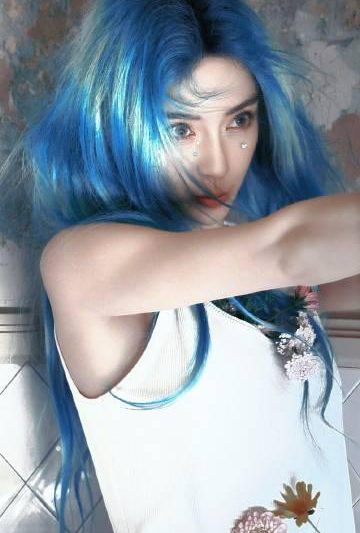 海外华人追剧困扰多？Angelababy黑发造型引发对国内娱乐内容限制的思考