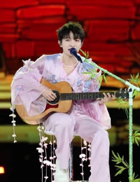 海外华人如何解锁地区限制?3步教你重温周深治愈版《成都》