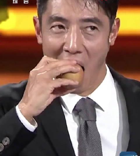 颠覆认知！皱巴巴的苹果竟比光滑的更美味？撒贝宁亲测惊艳