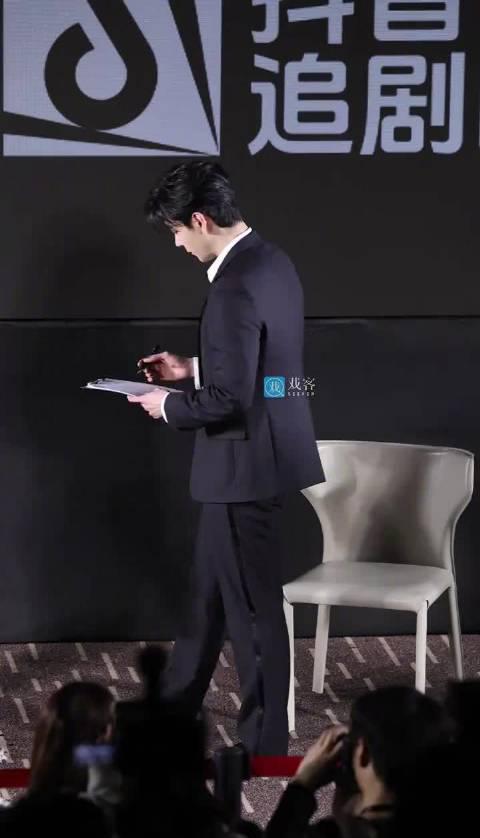 海外追剧党必看!5招教你解锁国内影视资源,再也不怕错过《枭起青壤》这样的爆款剧