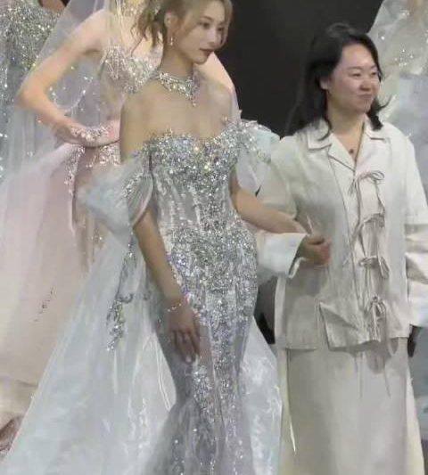 海外华人追剧烦恼全解析：从徐艺洋惊艳造型看如何突破地区限制