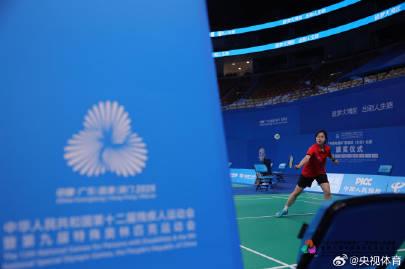 刷到残特奥会羽毛球赛的暖心细节，我突然想起在国外连追剧都卡顿的日子