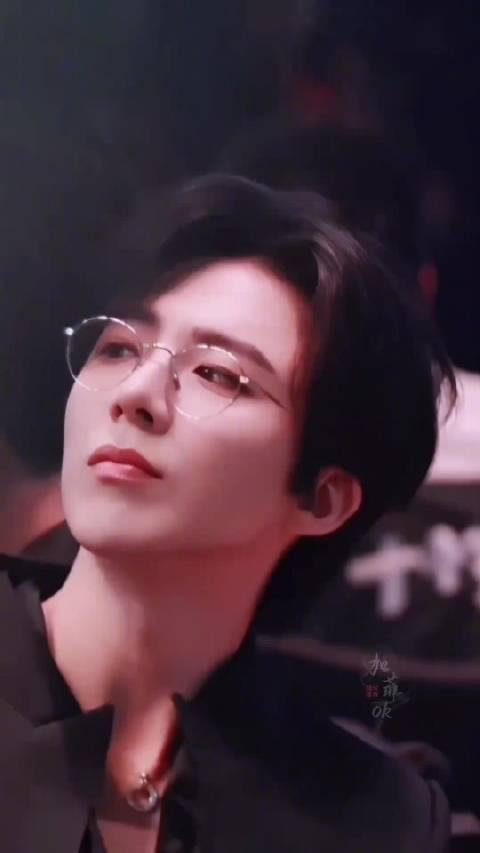 海外华人追剧遇阻?190cm刘宇宁走路带风却被拍成一米三,这些限制太闹心