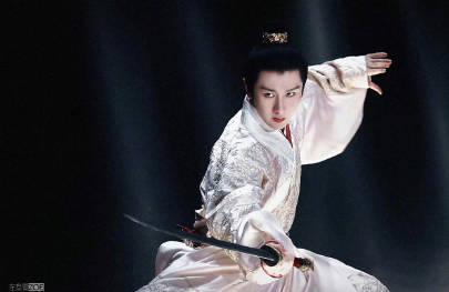 海外华人追剧困扰大揭秘:从成毅受伤事件看如何突破地区限制流畅追剧