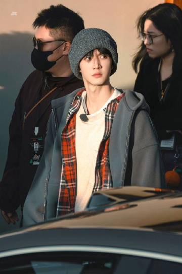 海外华人追剧遇阻?陈哲远反差萌背后隐藏的版权限制真相