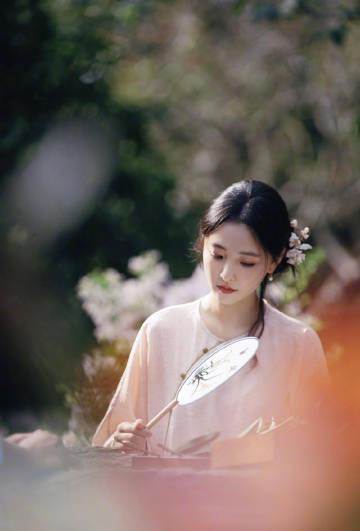 吴倩新中式风惊艳出圈!水墨画里走出的东方美人韵味十足