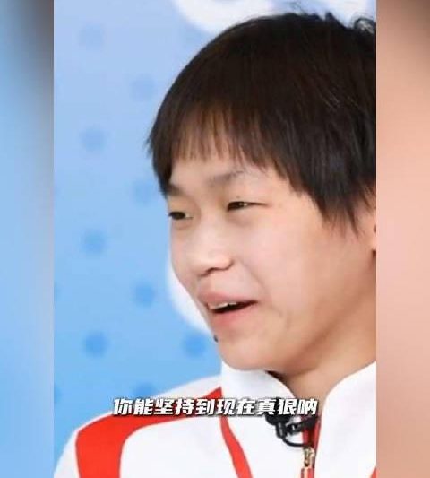 全红婵复出首秀夺冠！每天冰敷咬牙坚持，她的笑容背后藏着多少伤痛？