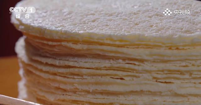 草原上的白色黄金:揭秘蒙古族奶皮子制作全过程,每一口都是非遗传承!