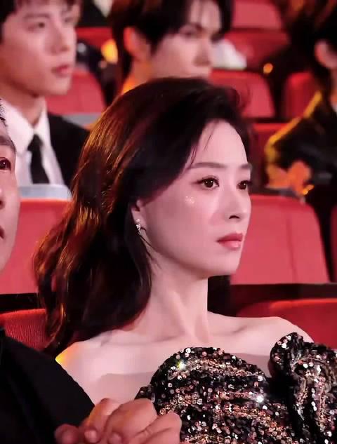 海外华人追剧烦恼多?蒋欣暴瘦20斤背后揭示的影视平台区域限制真相