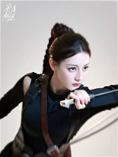 迪丽热巴《枭起青壤》惊艳亮相!浓颜系女主持刀造型引爆全网期待