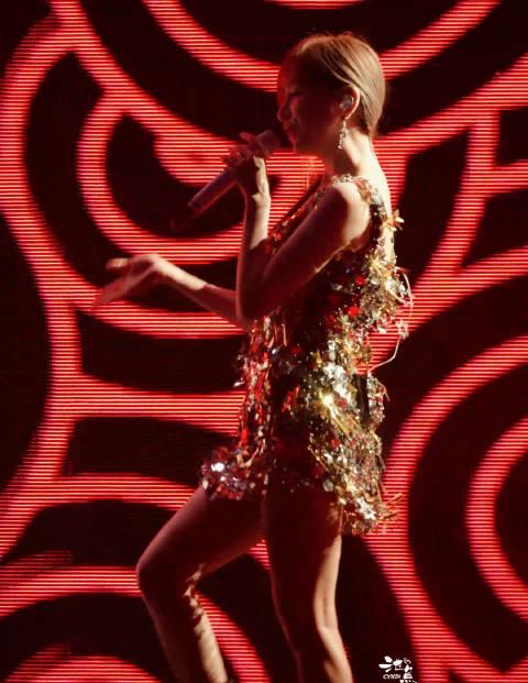 王心凌广州演唱会惊艳全场!《睫毛弯弯》甜度爆表,实力演绎女团教科书