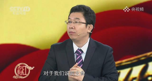 医生紧急提醒:这3类食物是“癌症催化剂”!很多人天天吃,赶紧管住嘴