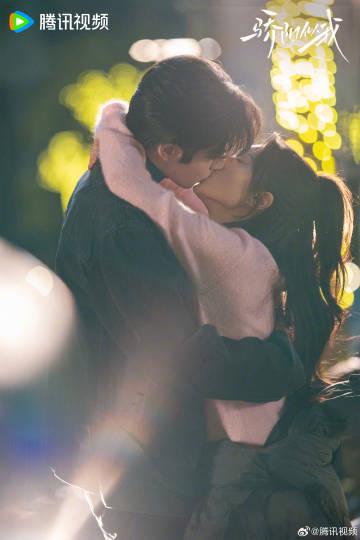 海外追剧不再愁!手把手教你解除地区限制,畅看《骄阳似我》等国内热门节目