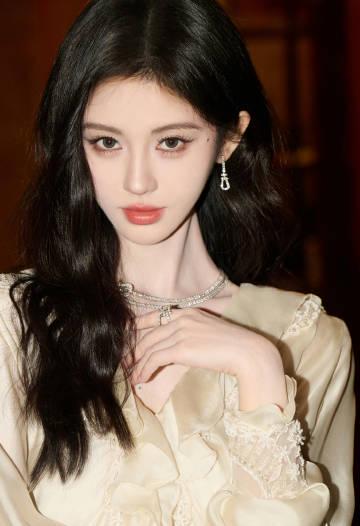 鞠婧祎九年后再登星光大赏!海外华人如何跨越时差与地域限制,同步追星不卡顿?