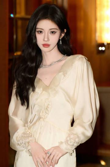 鞠婧祎九年后再登星光大赏!海外华人如何跨越时差与地域限制,同步追星不卡顿?