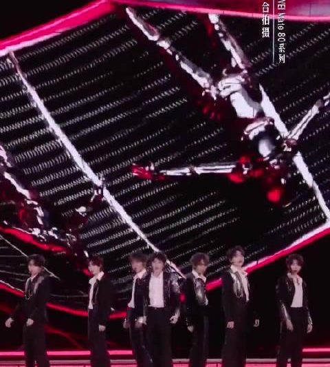 海外华人看不了时代少年团？别急，一招教你解锁央视鸿蒙星光盛典完整舞台！