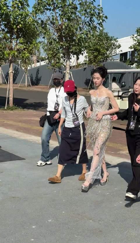 海外华人追剧看综艺不再受限:手把手教你解锁大陆地区影音内容,告别播放卡顿烦恼