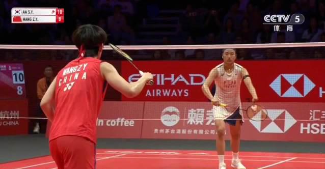 安洗莹追平桃田贤斗纪录，赛季11冠背后，海外华人看直播的辛酸谁懂？