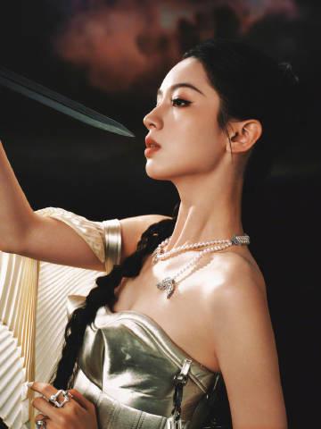 顶级骨相美人的秘密：周也的脸，为何能让人一眼万年？