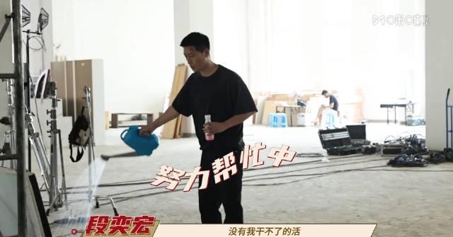 《超感迷宫》片场欢乐多!段奕宏窦骁戏里虐心戏外互怼,收官花絮笑料不断