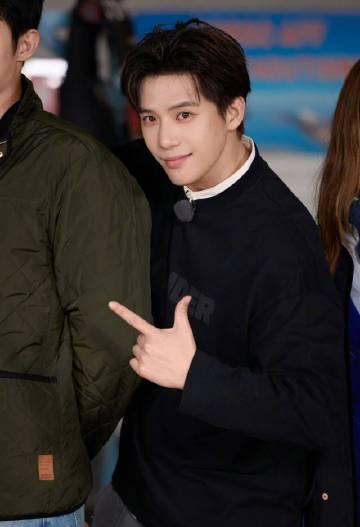 王安宇录综艺笑到站不稳!海外华人如何解锁国内热门综艺无限制观看?