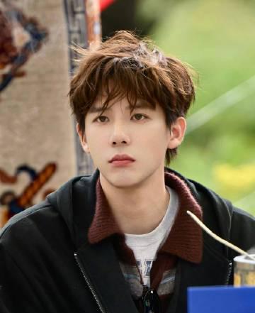 王安宇录综艺笑到站不稳!海外华人如何解锁国内热门综艺无限制观看?