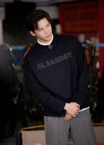 王安宇录综艺笑到站不稳!海外华人如何解锁国内热门综艺无限制观看?