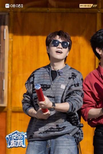 海外华人追国内综艺遇阻?《快乐老友有风季》在丽江上演热血游戏对决