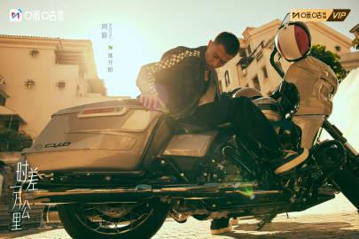 海外华人追剧不再难:三步破解国内视频平台地区限制,流畅观看《时差一万公里》等热播剧