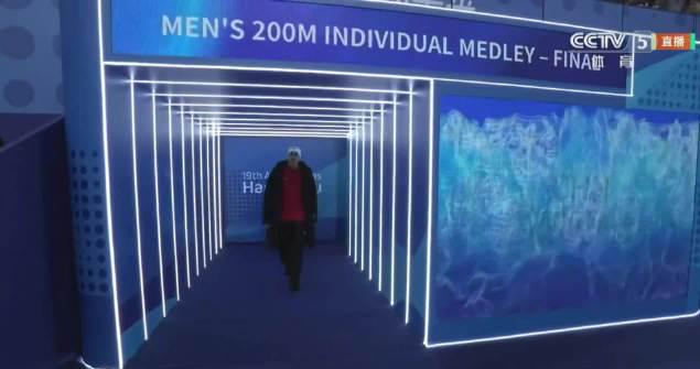 刷到汪顺破纪录的消息时,我正卡在海外看国综的转圈圈里,突然就懂了