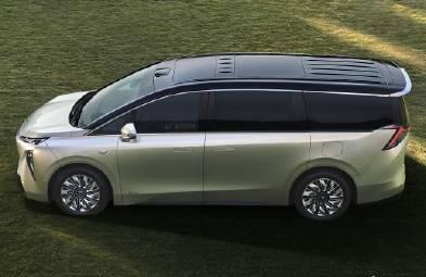 海外华人追剧听歌总卡顿?别急,先看看这款能让你全家‘升舱’出行的移动大平层