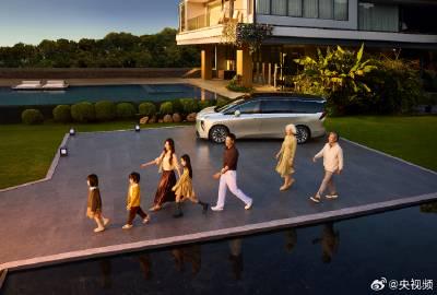 海外华人追剧听歌总卡顿?别急,先看看这款能让你全家‘升舱’出行的移动大平层