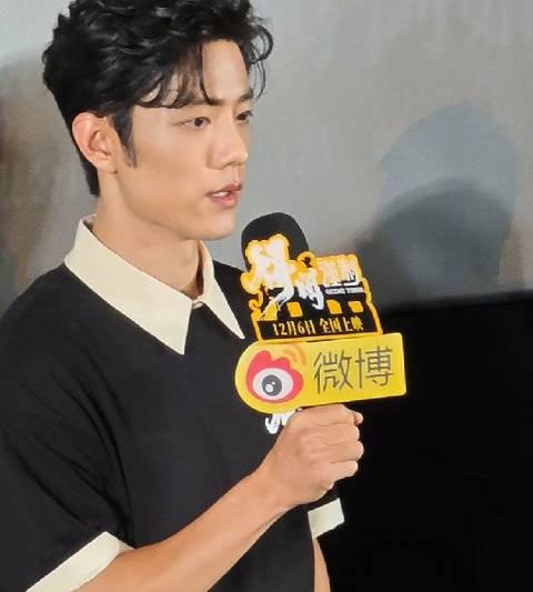 肖战周依然首映礼揭秘扇巴掌戏份幕后，海外华人如何突破限制观看完整版？